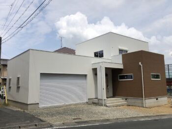 大岩町のガレージ付WBハウス、仕上げ工事に入りました