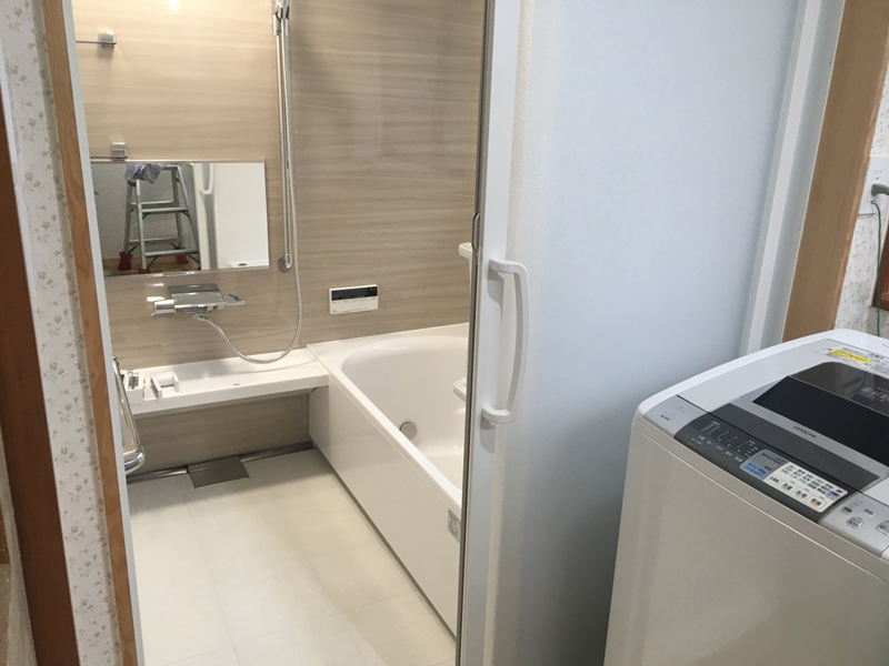 豊橋市：広々使える浴室と収納力アップの洗面化粧台にリフォーム